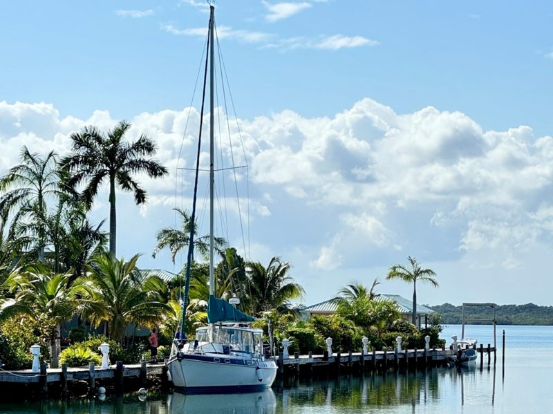 1991 Morgan Classic 41 at anchor in Belize